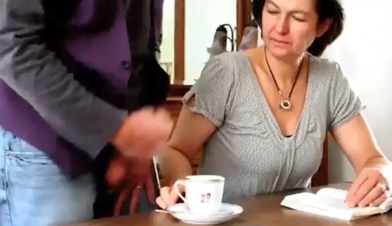 [歐美] 咖啡沒奶精了怎麼辦？那就現場製造吧！